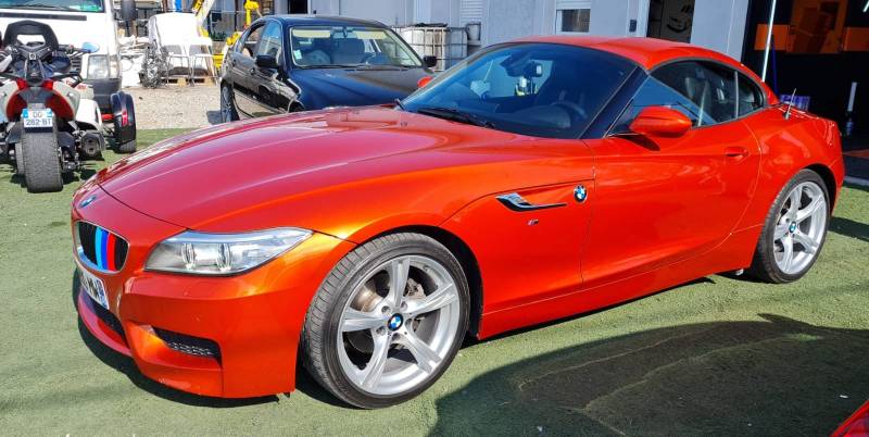 Poli lustré réalisé sur ce BMW Z4 orange près de Lyon 69.